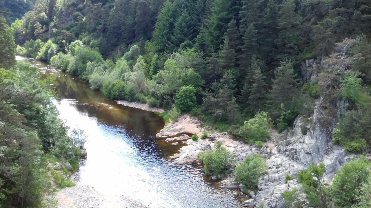 Le Petit Seguret Lägenhet Le Puy-en-Velay Exteriör bild